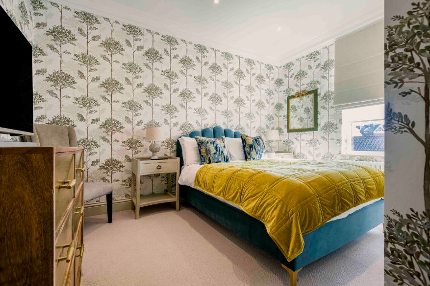 An Incredible Trip To This Yorkshire Coastal Gem Is A Must-See! Spacious Bedroom In One Of The Fine Apartments At Derwent House In Scarborough.
