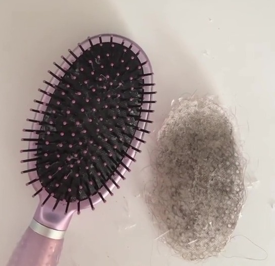 A Savvy Mom Shares A Simple Trick That Makes Her Brush Look Like New By Removing All Dirt And Hair, And It Only Costs 5P. Tiktoker Says Glue Removes All Dirt
