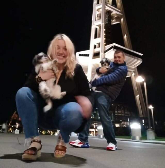 Lay with her things.